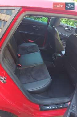 Хэтчбек SEAT Leon 2013 в 