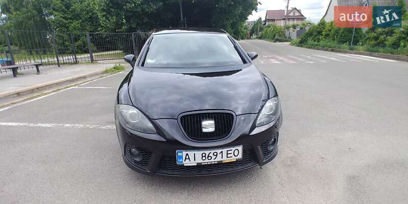 Хэтчбек SEAT Leon 2008 в Киеве