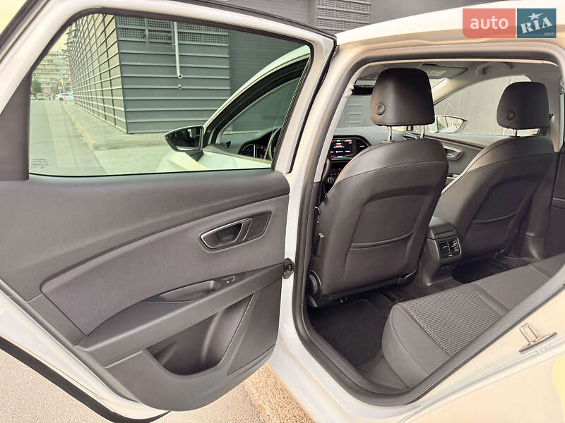 Хэтчбек SEAT Leon 2018 в Киеве
