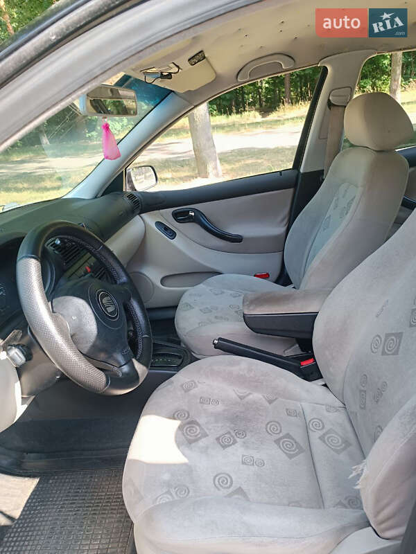 Хэтчбек SEAT Leon 2000 в Киеве