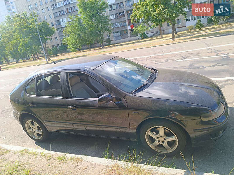Хэтчбек SEAT Leon 2000 в Киеве