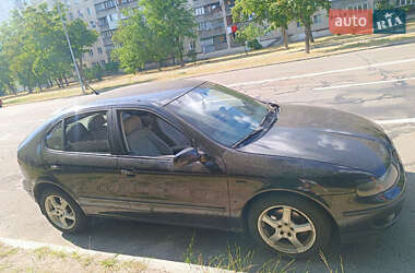 Хэтчбек SEAT Leon 2000 в 