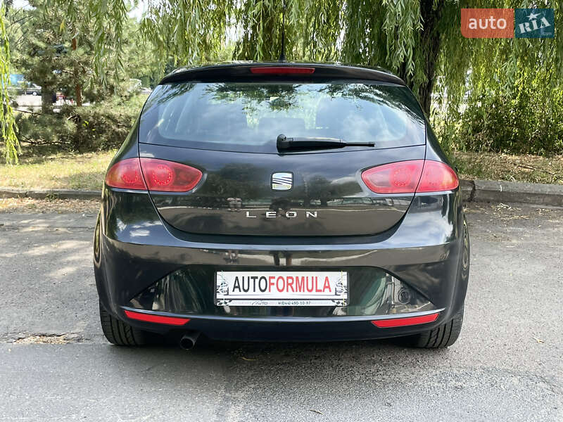 Хэтчбек SEAT Leon 2011 в Киеве
