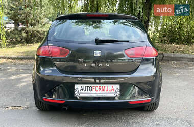 Хетчбек SEAT Leon 2011 в 