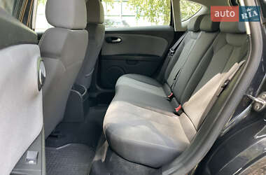 Хетчбек SEAT Leon 2011 в 