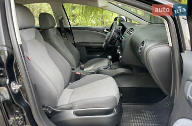 Хетчбек SEAT Leon 2011 в 