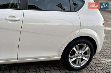 Хэтчбек SEAT Leon 2010 в 