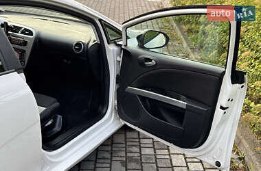 Хэтчбек SEAT Leon 2010 в 