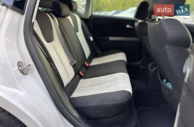 Хэтчбек SEAT Leon 2010 в 