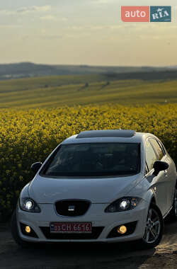 Хэтчбек SEAT Leon 2010 в 