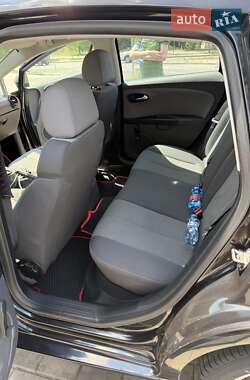 Хэтчбек SEAT Leon 2010 в 