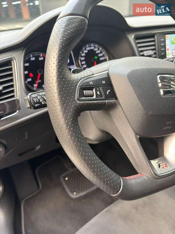 Хэтчбек SEAT Leon 2016 в Киеве