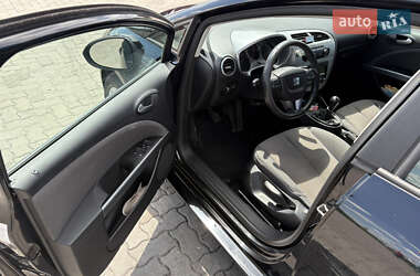 Хэтчбек SEAT Leon 2011 в 