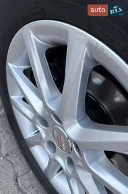 Хэтчбек SEAT Leon 2011 в 