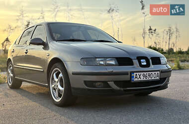 Хэтчбек SEAT Leon 2003 в 