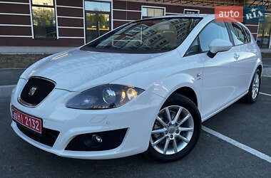 Хэтчбек SEAT Leon 2010 в Умани