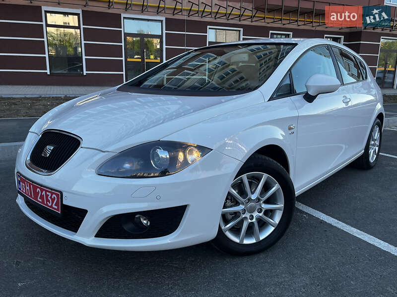 Хэтчбек SEAT Leon 2010 в Умани