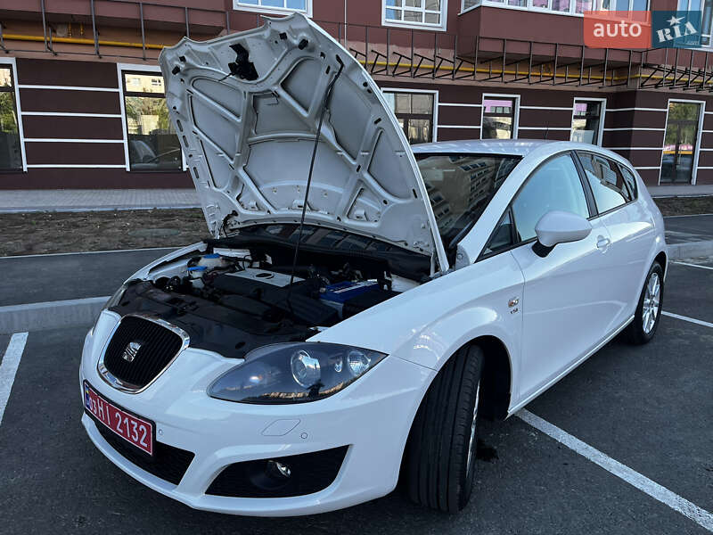 Хэтчбек SEAT Leon 2010 в Умани
