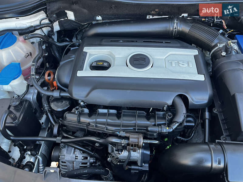 Хэтчбек SEAT Leon 2010 в Умани