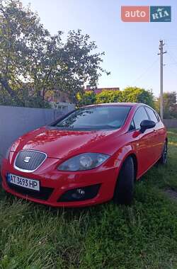 Хэтчбек SEAT Leon 2011 в 