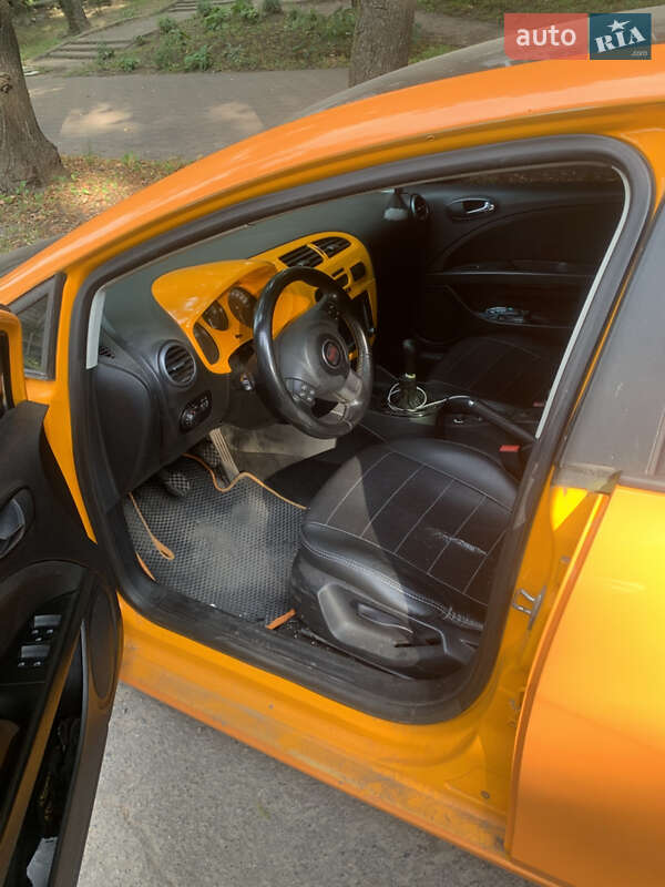 Хэтчбек SEAT Leon 2007 в Сумах