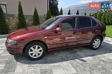 Хэтчбек SEAT Leon 2003 в 