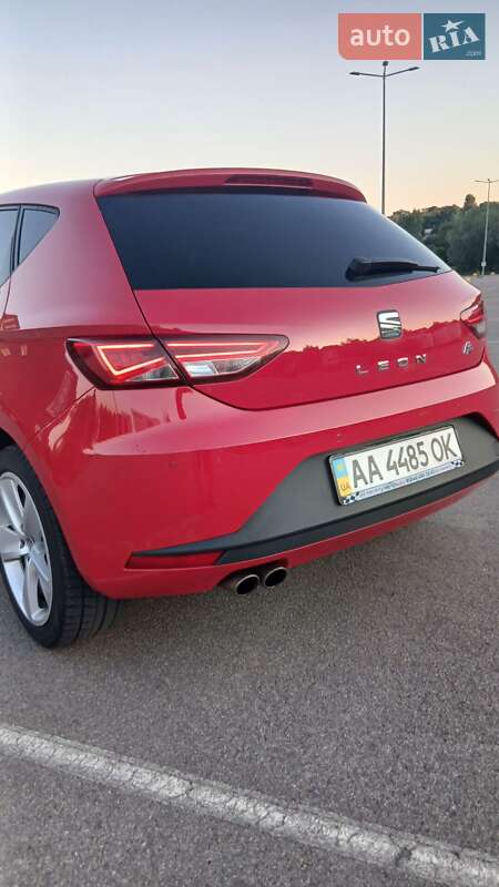 Хэтчбек SEAT Leon 2014 в Киеве