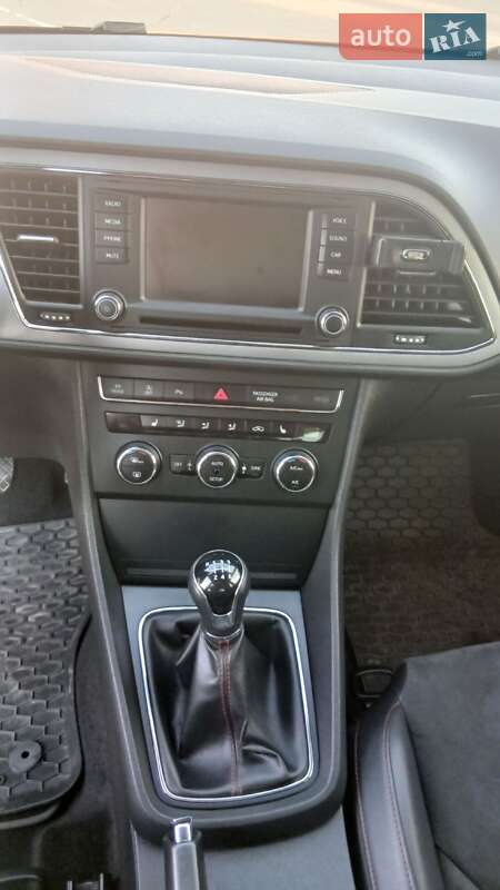 Хэтчбек SEAT Leon 2014 в Киеве
