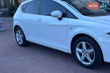 Хэтчбек SEAT Leon 2011 в 