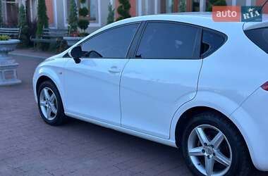 Хэтчбек SEAT Leon 2011 в 