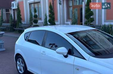 Хэтчбек SEAT Leon 2011 в 