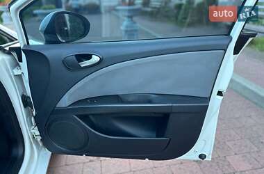 Хэтчбек SEAT Leon 2011 в 