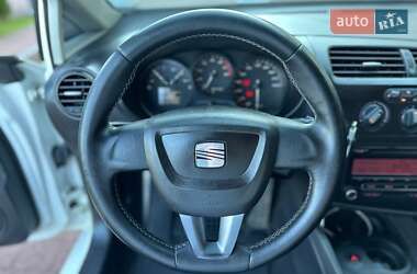 Хэтчбек SEAT Leon 2011 в 