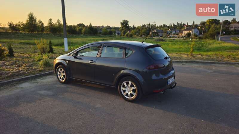 Хэтчбек SEAT Leon 2006 в Ровно