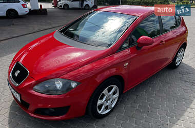 Хэтчбек SEAT Leon 2010 в 