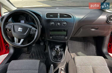 Хэтчбек SEAT Leon 2010 в 