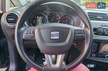 Хэтчбек SEAT Leon 2011 в 