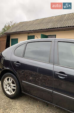 Хэтчбек SEAT Leon 2002 в 