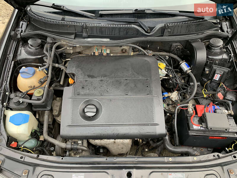 Хэтчбек SEAT Leon 2002 в Пирятине