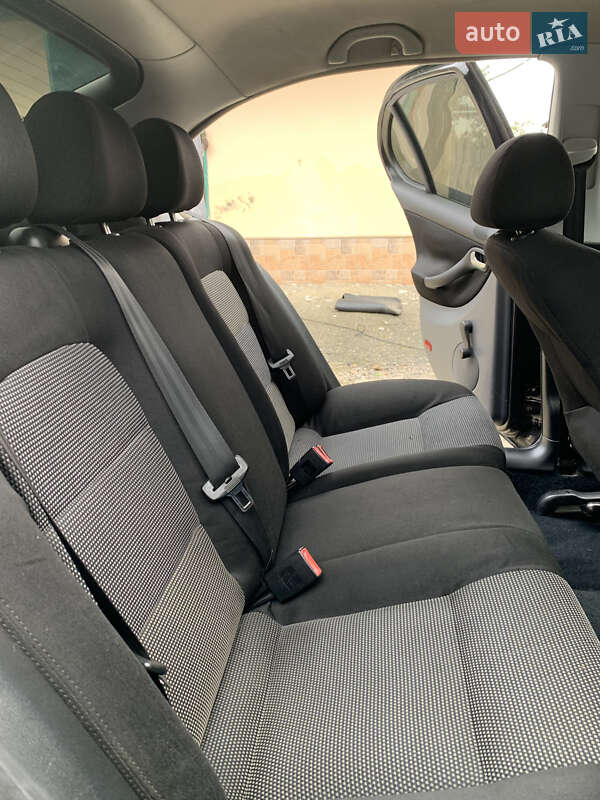 Хэтчбек SEAT Leon 2002 в Пирятине