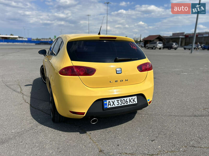 Хэтчбек SEAT Leon 2010 в Харькове