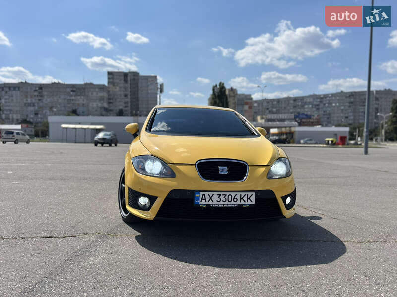 Хэтчбек SEAT Leon 2010 в Харькове