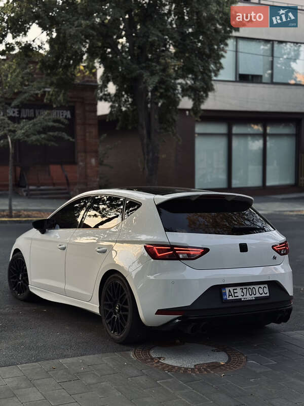 Хэтчбек SEAT Leon 2016 в Днепре