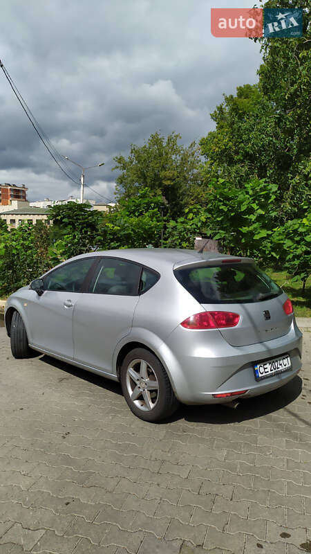 Хэтчбек SEAT Leon 2012 в Черновцах