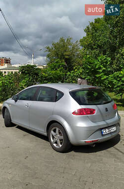 Хэтчбек SEAT Leon 2012 в 