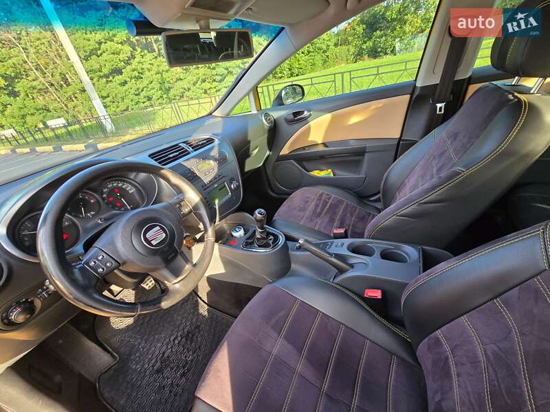 Хэтчбек SEAT Leon 2008 в Киеве