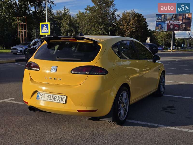 Хэтчбек SEAT Leon 2008 в Киеве