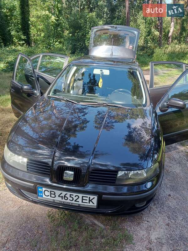 Хэтчбек SEAT Leon 2002 в 