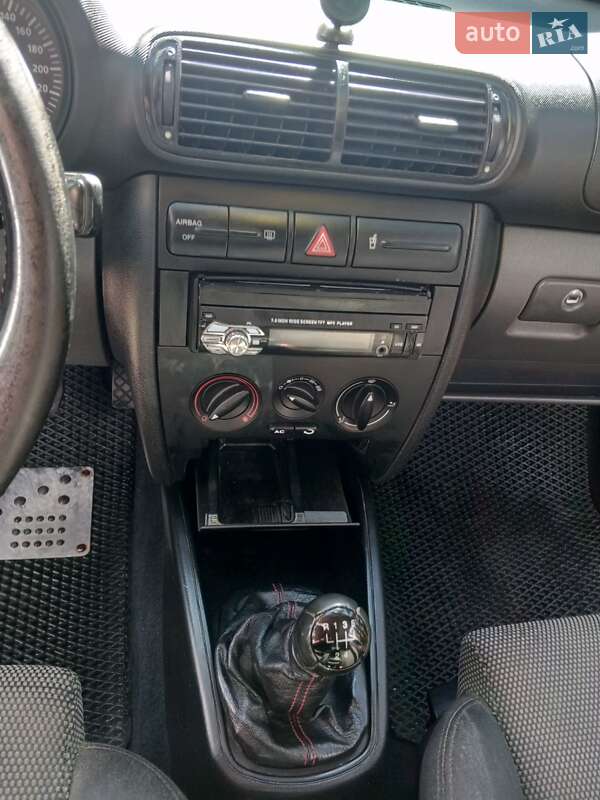 Хэтчбек SEAT Leon 2002 в Чернигове