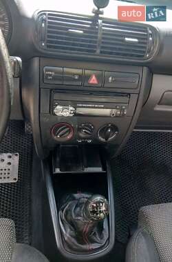 Хэтчбек SEAT Leon 2002 в 